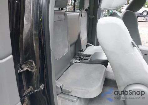 2010 Toyota Tacoma Access Cab z USA, uszkodzony, nr VIN 5TEUX4EN7AZ747525